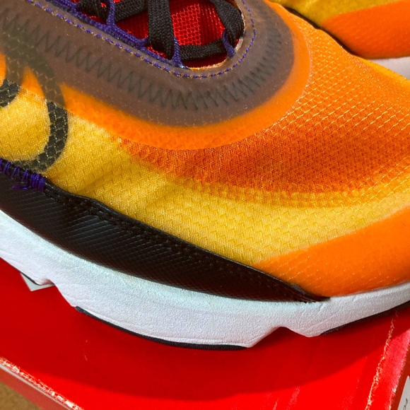 NIKE AIR MAX 2090 - Picture 6 of 8